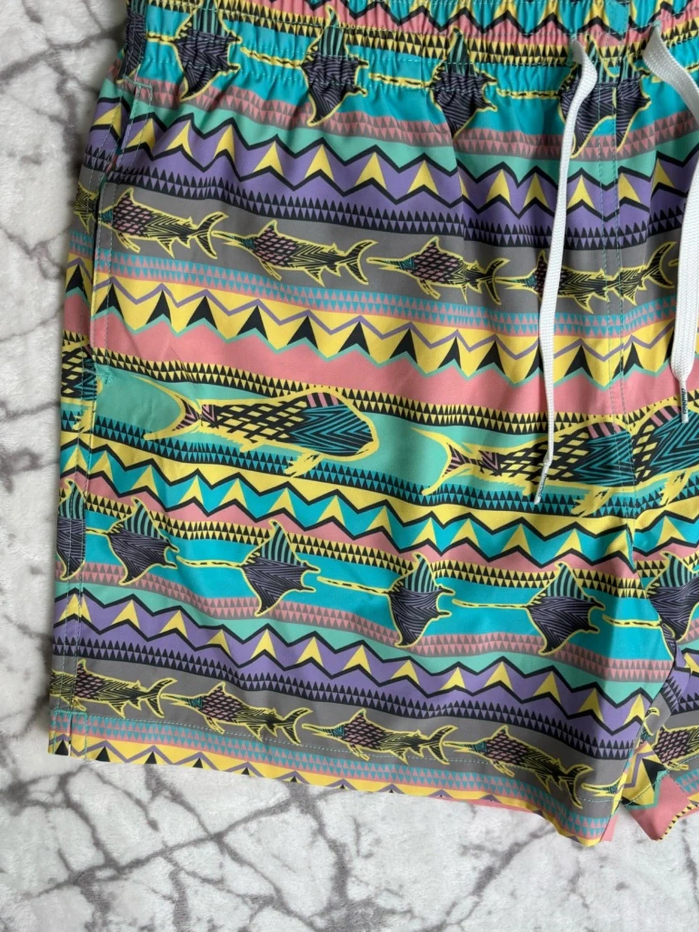 Chubbies Geometric Print Swim Shorts Men’s Xl Purple Aqua Yellow Fishes Rays